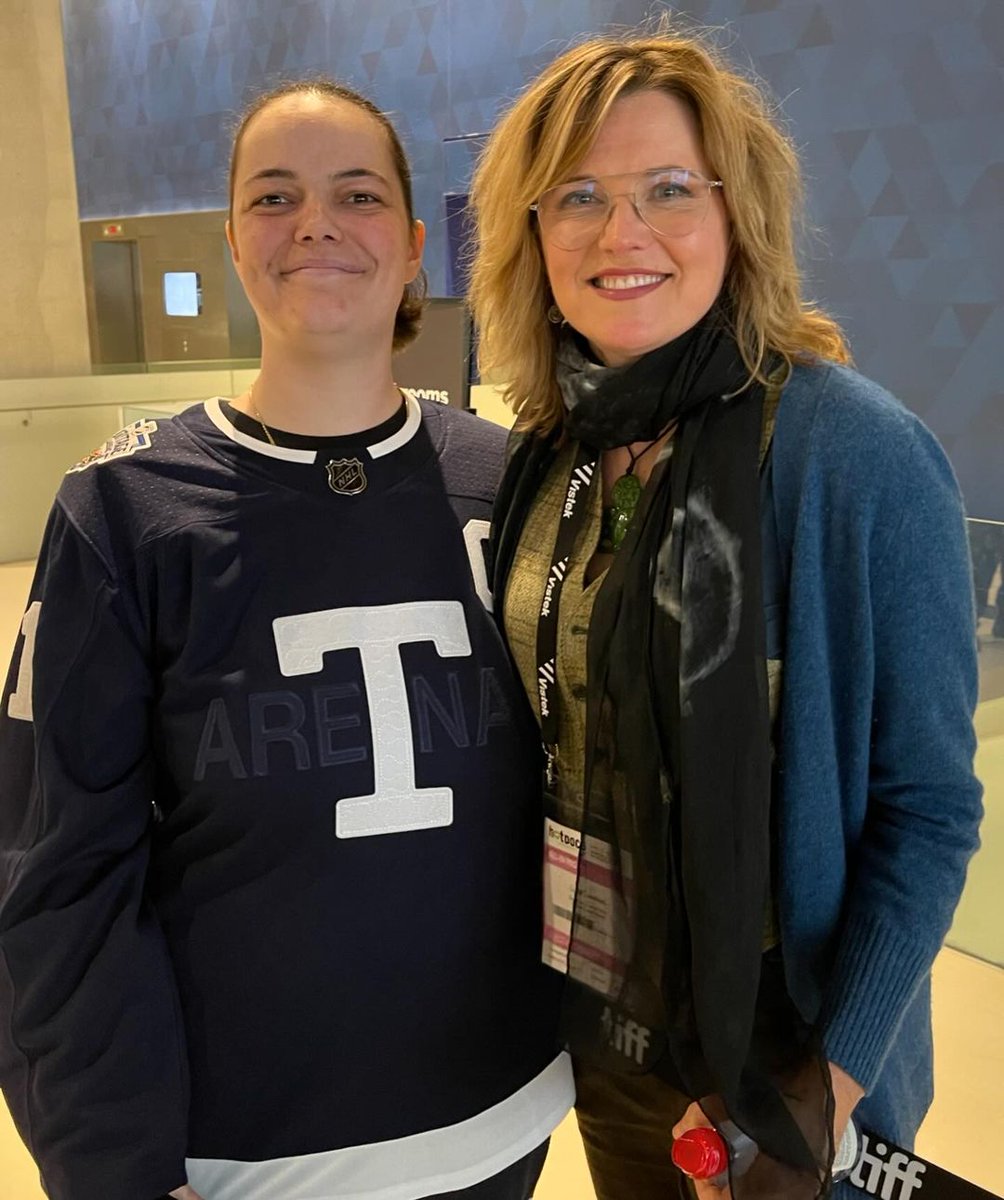 From Instagram leaflady89 Got to meet  the ever so lovely Lucy Lawless here in Toronto for Hot Docs Festival  for her movie she directed:Never Look Away. Lucy was so kind &  really took the time & chatted with us.⬇️@RealLucyLawless #LucyLawless #Toronto   instagram.com/p/C6ec3veOloi/…