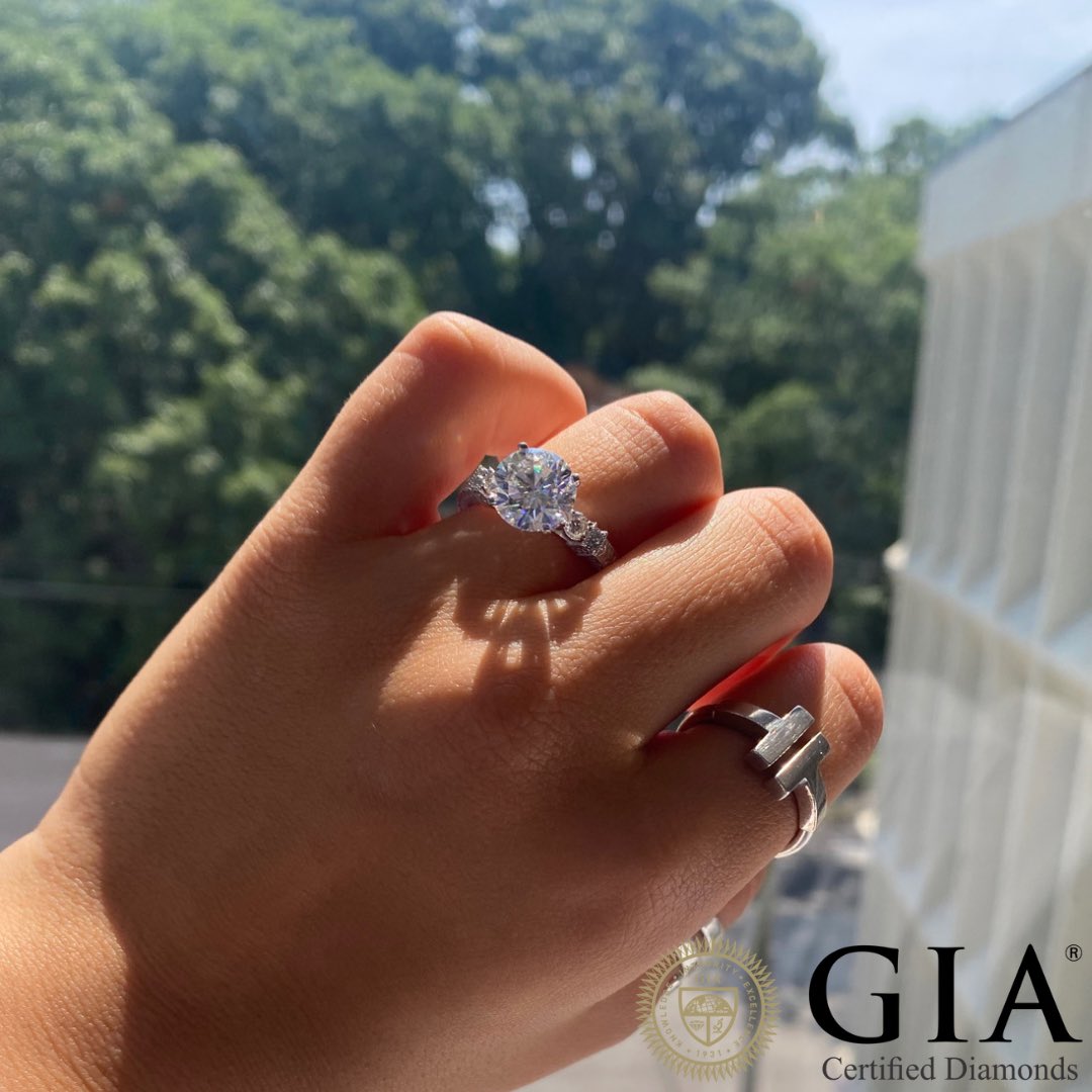 Sparkling into forever with this one-of-a-kind beauty 💎💍 #UniqueLove #DiamondDreams #RareGem #LoveBeyondWords #CherishedMoment #OnceInALifetime #ForeverYours #SpecialConnection #HeartSkipABeat #InfiniteLove #TrueLove #TimelessElegance #BeyondCompare #IncomparableBond #Soulmate