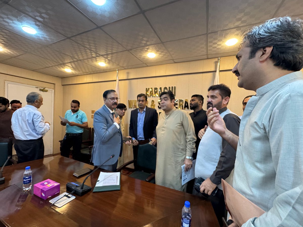 RehanBandukda's tweet photo. On May 2nd, Rehan Bandukda, MPA for PS 110, convened with Engr. Asadullah Khan, COO of KWSB, and his team at the Karachi Water and Sewerage Board to address pressing community concerns. The primary issue highlighted was the decline in water supply to Clifton Blocks and various... https://t.co/Ao11cxm9mj