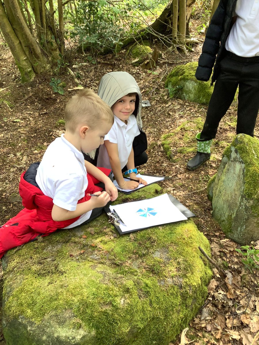 🌲 Our Year 2 geographers went venturing into the woods this afternoon! 🌿 Time to explore the landscape using our senses, identify natural features, and map out the route taken. It's all about hands-on learning in nature! 🌲🌳 🍃  #WeExceed