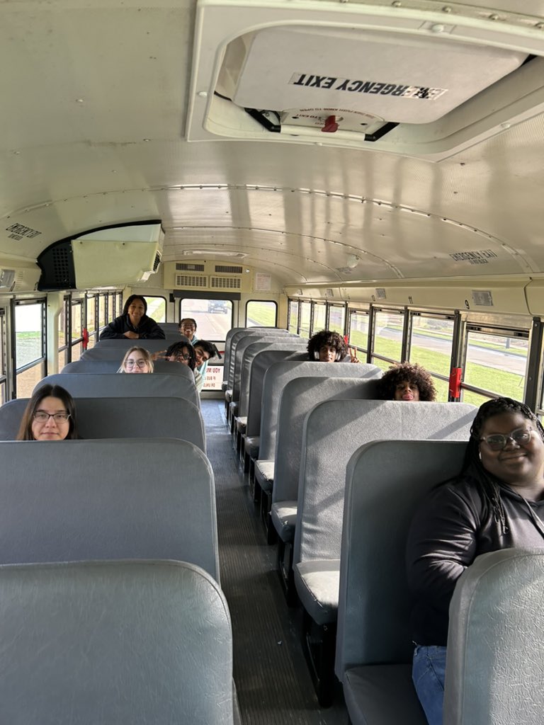 SHSEarlyCollege's tweet photo. Who says math isn’t fun?! Not these Early College Mustangs who attended the Math TSI Boot Camp today. Now it’s time to ace the TSI! ✖️➗🎓📚 https://t.co/o1nGul8iAx