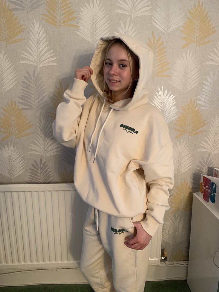 RoynonDonna's tweet photo. @PerrieHQ absolutely in love with her Disora tracksuit for her birthday.
Huge fan of Perrie 🥰 https://t.co/fvQTBbtfxl