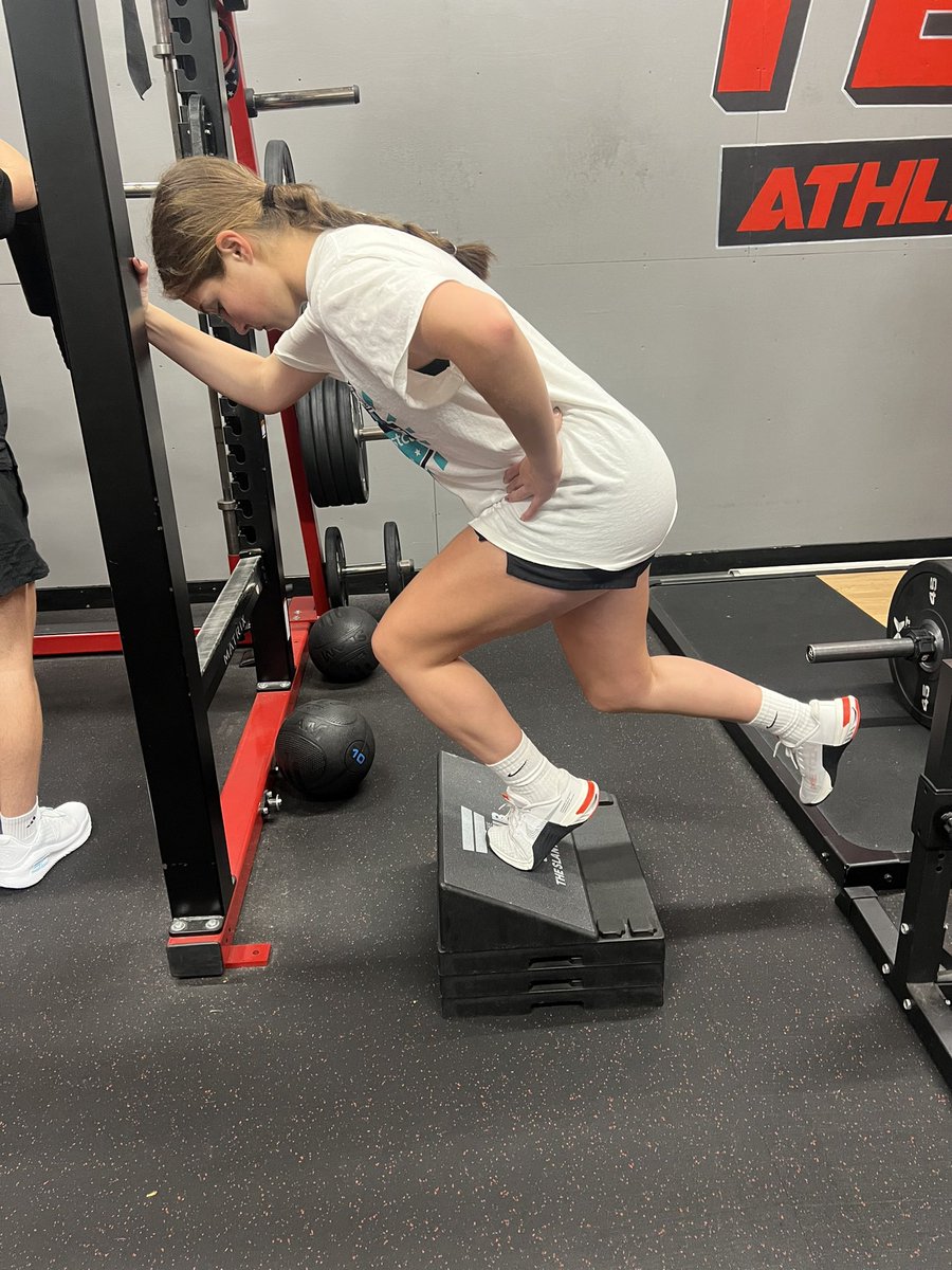 TommyB_K's tweet photo. Knee and Ankle - taking care of every little detail. That’s J-DUB @Jennah_Wanner #BKcrew❤️⚽️

530 AM Crew. She is self-disciplined and has built habits that lead to great success. Well done💯 #TBKathketics https://t.co/GWPRqfNfzG
