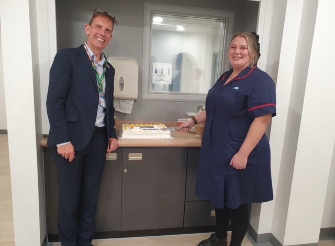 Really enjoyed my visit to #Woodbank our new #PICU in #Stockport today.  Fully recruited to &amp; taking patients from mid-May, a great facility for <a href="/PennineCareNHS/">Pennine Care NHS FT</a> &amp; <a href="/NHS_GM/">NHS Greater Manchester</a>.  Good to check in with the #PennineCarePeople who will be delivering this new service &amp; cut the #cake!