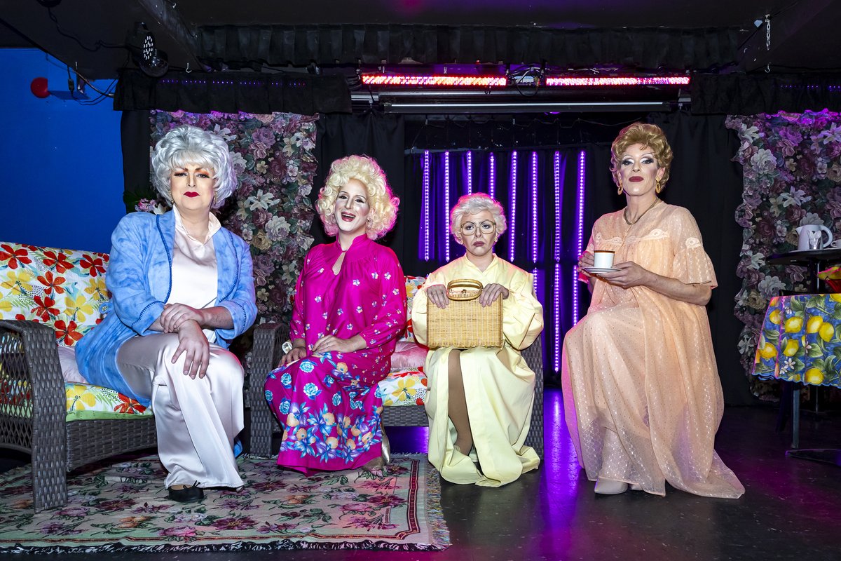 Our favourite TV foursome returns when Les Golden Girls featuring @prudenomore takes to the stage at @cabaretmado on 29 May 2024. Find more #drag on the QueerMTL Things to Do. 👵 #2slgbtq #lgbttravel #mtlmoments 📷 @evablue