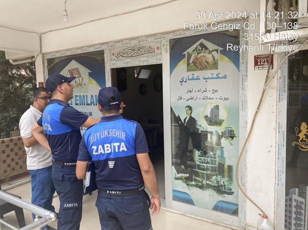 🔴 AK Partili Hatay Belediyesi, Arapça bulunan tabelaları kaldırmaya başladı.