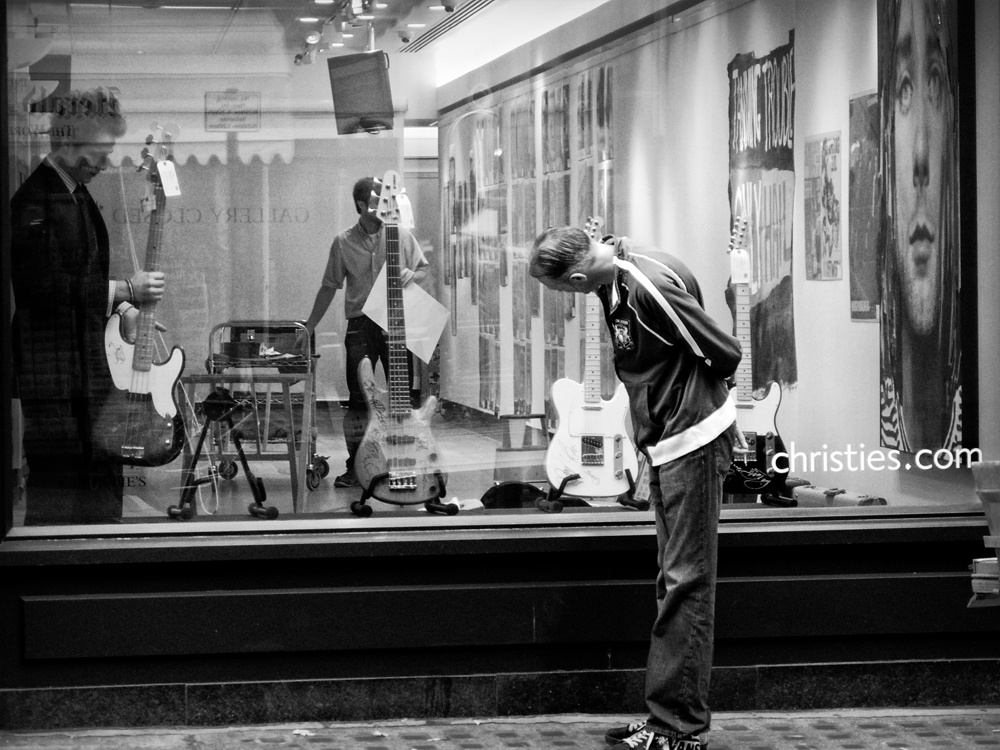 Mayfair, London 2015 #streetphotography #auctionhouse #London #mayfairlondon #christies #blackandwhitephoto