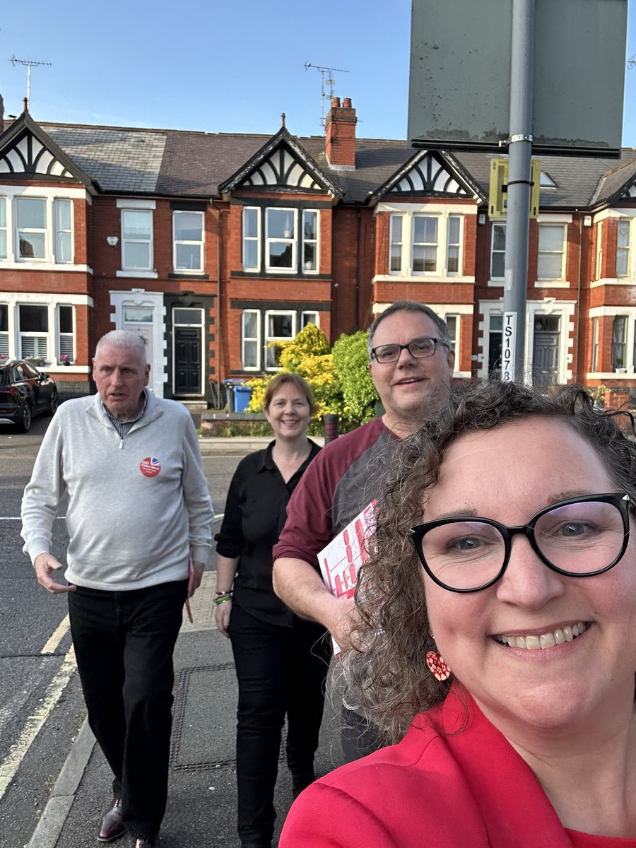 Thank you @ClaireWard4EM and @Vernon_Coaker for joining us this evening in Derby - 1 hour 40 minutes left to vote, people!!
