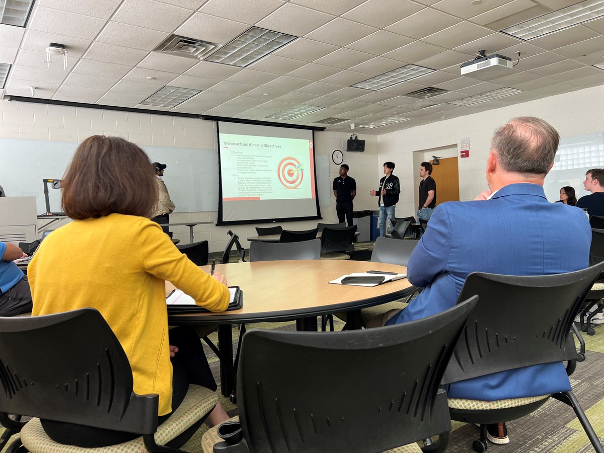 Each semester, veteran #IEs attend senior presentations to offer communication tips to our soon-to-be graduates, helping them hit the ground running in their professional journeys. Thanks go to alumni Dave Klante, Jodi Glunz, Jeff Roznowski, Mark Ronnie and Greg Hundt! @uwmadengr