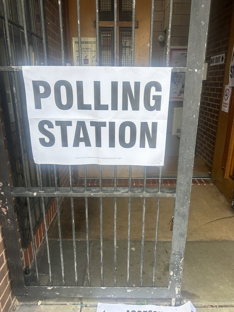 From a 3 hour LPC exam, straight to the polling station to vote for @MetroMayorSteve & @emilyspurrell! (Don’t forget you’re photographic ID) #VoteLabour 🌹