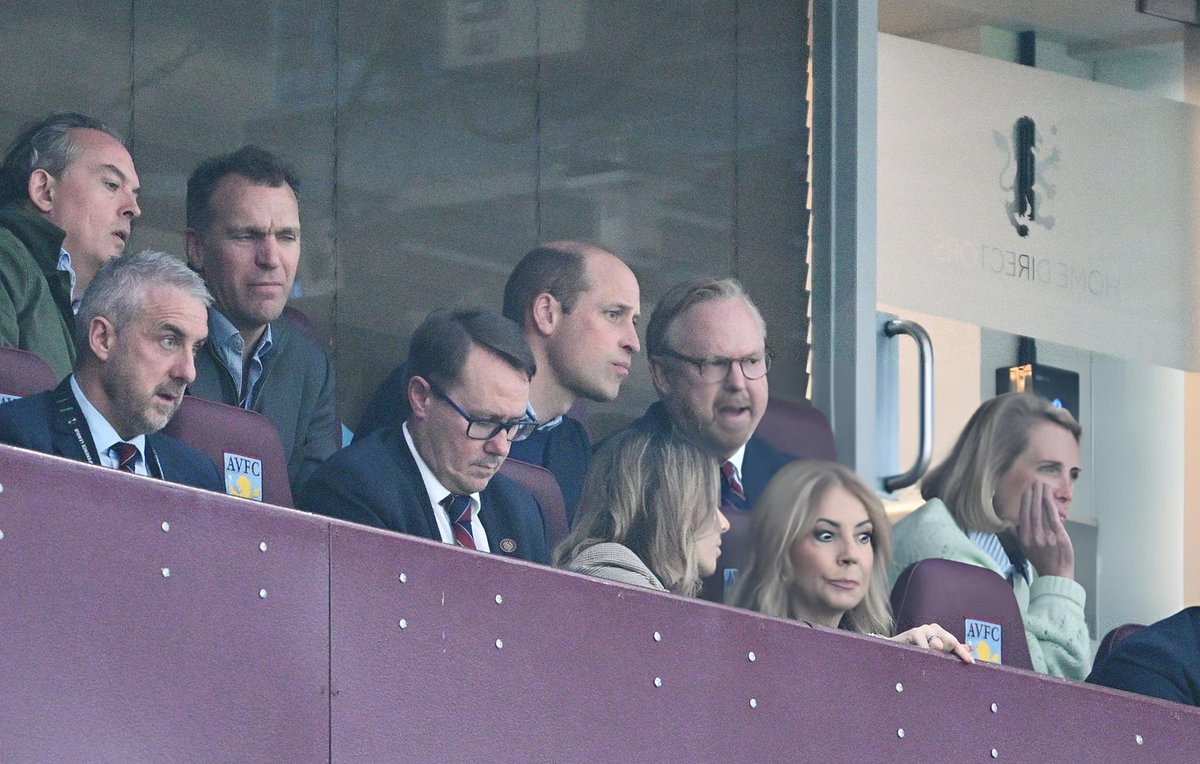 Prince William in attendance tonight 

#avfc #uecl