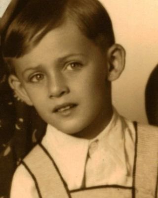 Hanuš Kohn was 7 years old ,Czech-Jewish son of Ernst and Pavla. He was born in Plzeň on the 8th, August 1934. On the 18th of Jan 1942, the family was deported to Terezín 28th of April 1942, they were deported to Zamošč ,never seen again.