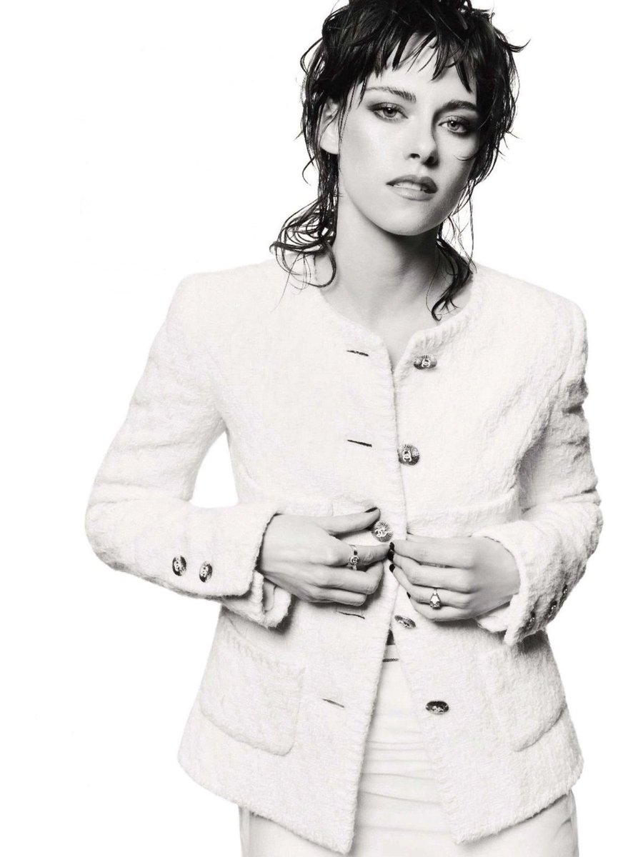 kristen stewart at berlinale for love lies bleeding
Harper’s Bazaar Germany May/June 2024 #restored