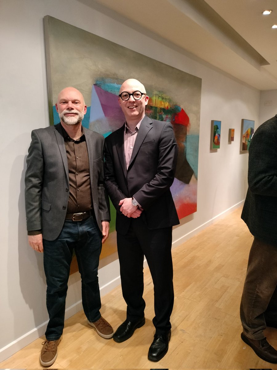 Delighted to finally meet the hugely talented @TomCliment at his new exhibition @SolomonFineArt Packed crowd with lots of 'sold' stickers already. Such beautiful paintings. A real treat to get to view them in person. Lots of creative rain, as Elaine from Ghost Mountain would say.