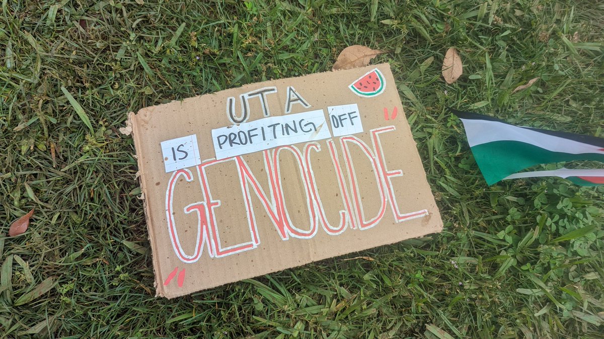NOW: pro-Palestinian protesters at UT Arlington are camping out on the library lawn. There are no structures, which have been banned by the UT system, but an organizer tells me they plan to stay here until their demands for divestment are met — or they are forcefully removed.