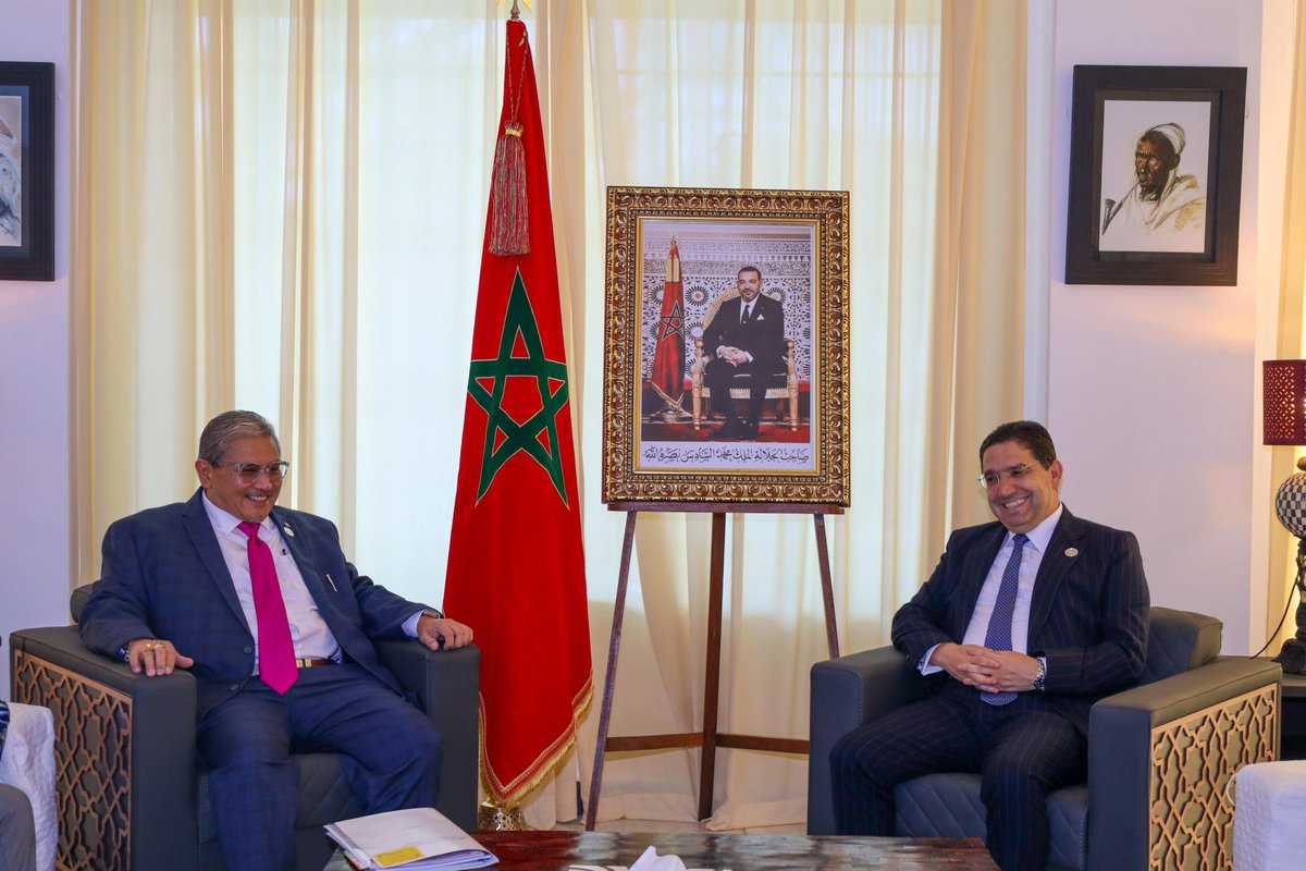 Nasser Bourita 🇲🇦 a rencontré aujourd'hui ses homologues de:

Mauritanie 🇲🇷 
Senegal 🇸🇳 
Niger 🇳🇪 
Mali 🇲🇱 
Gabon 🇬🇦 
Brunei 🇧🇳 
Gambie 🇬🇲 
Yemen 🇾🇪