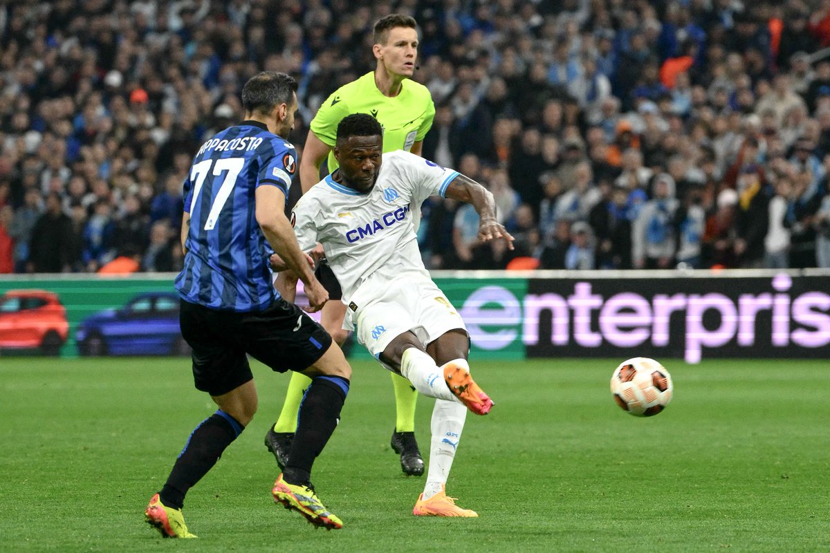 6 - Défenseurs ayant marqué le plus de buts avec Marseille en compétitions européennes majeures (C1, C2, C3 et C4) : 🥇 6 - Chancel Mbemba 🥈 5 - Taye Taiwo 🥉 3 - Gabriel Heinze et Basile Boli Taulier. #OMATA #UEL