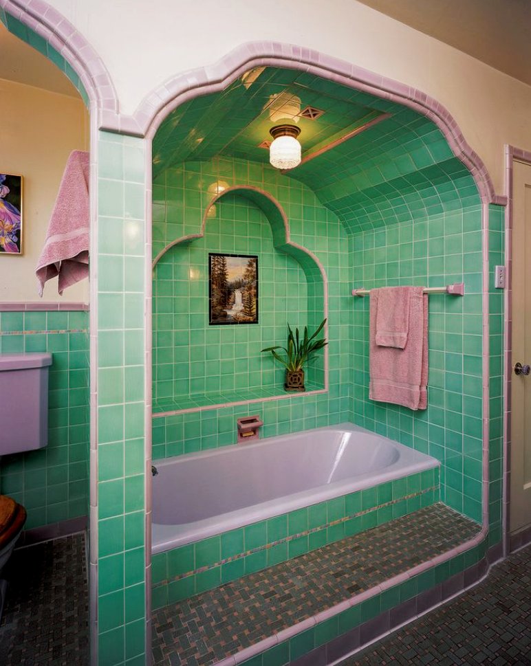 Art Deco bathroom.  Yes please.