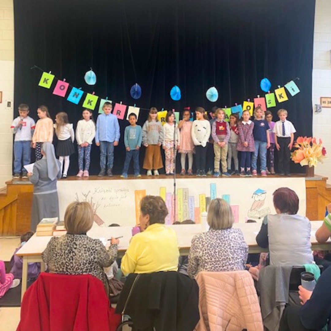 🌍 Earth Day celebrations and a poetry recital competition brought smiles to the faces of our Polish Language Class, OCSB International & Indigenous Languages.
#ocsbBeCommunity