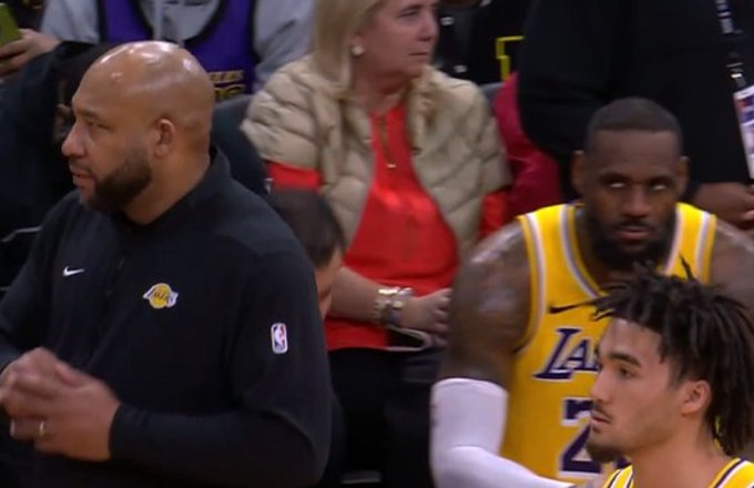 LakersTRK's tweet photo. Darvin Ham en sonunda gidiyor https://t.co/FLpE3uwchC
