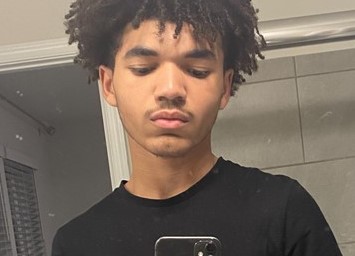 #MISSING: 15-year-old Isaac Thomas (5'9', 130 lbs.). Last seen at 11 a.m., April 23 in the #Whit Marsh area, wearing a black hoodie, black jeans, black Jordan sneakers and carrying a black Nike backpack. Anyone with information please call 911 or 410-307-2020.