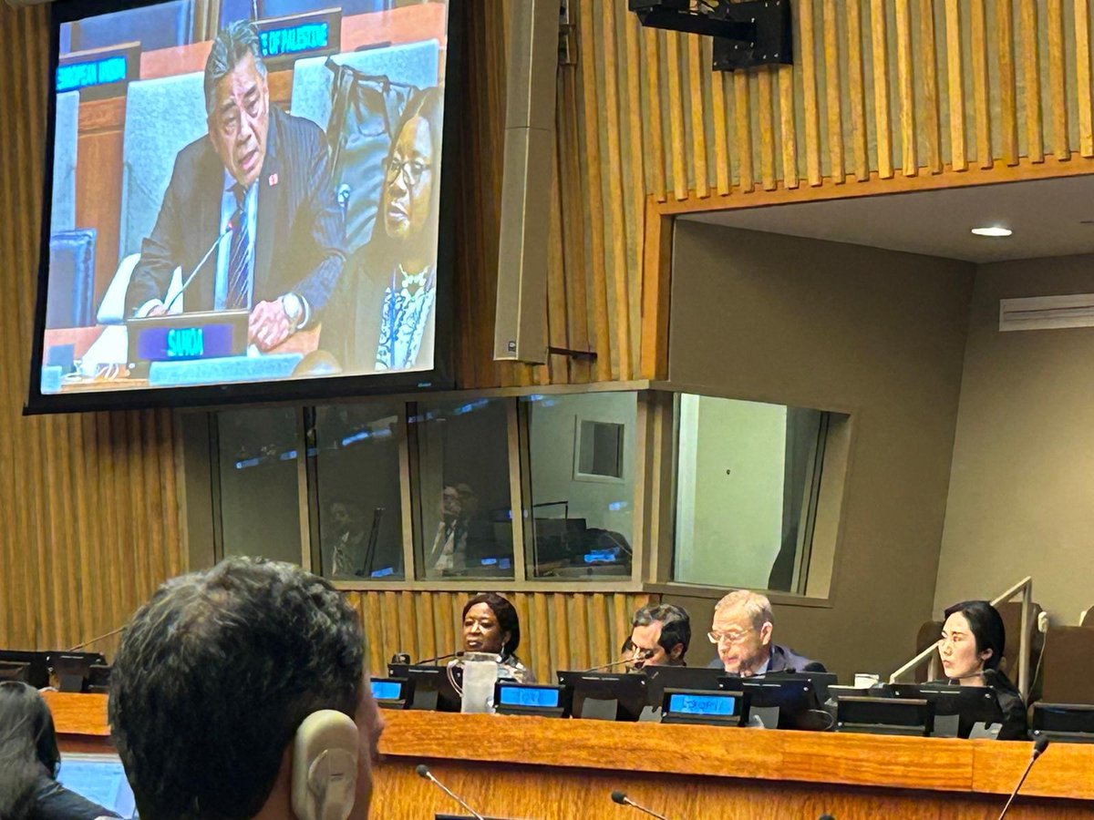 'Samoa🇼🇸 is committed to three Zeros namely 0⃣unmet need for Family Planning, 0⃣Sexual Gender Based Violence; & 0⃣ preventable maternal deaths' @Luteru_Paolelei statement on behalf of @samoagovt at the 57th session of Population & Development (ICPD+30) 📄rb.gy/ve1nnc