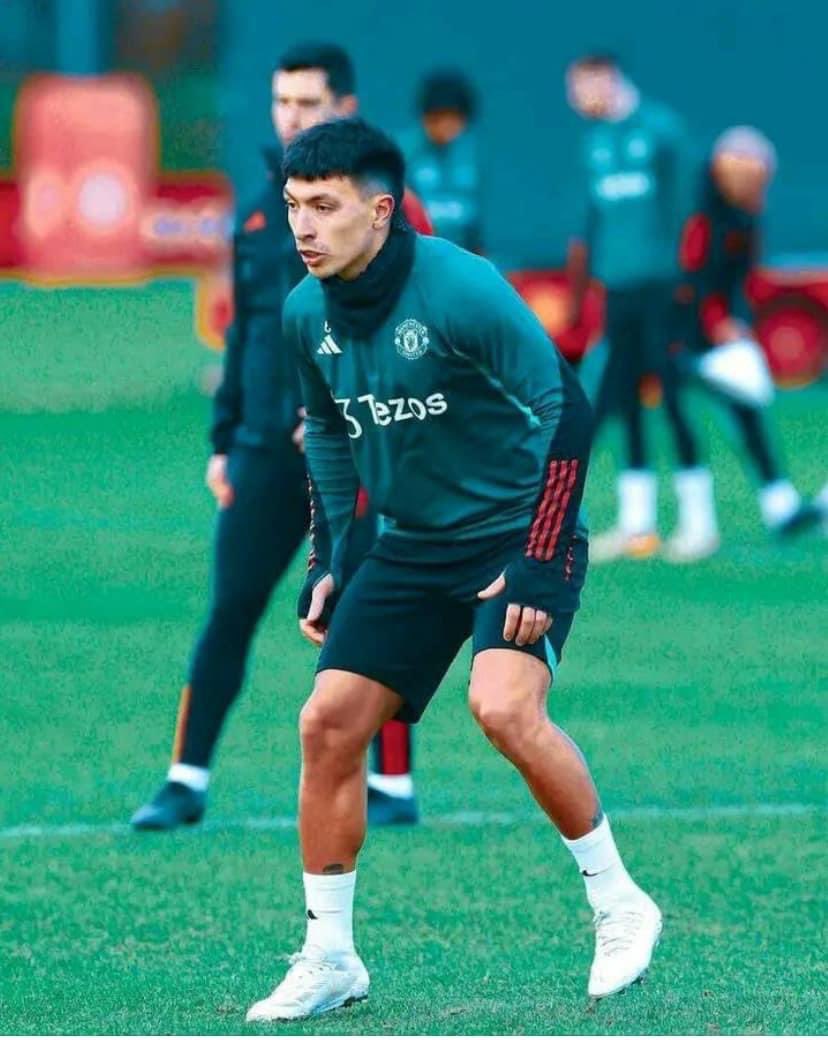 🚨🔴Lisandro Martinez before joining Man United, he missed just 13 games due to injury in his entire career. 

However, in just his second year with Man United, he's already missed 58 games due to injury.

Some have speculated that it's Erik ten Hag's intense training methods