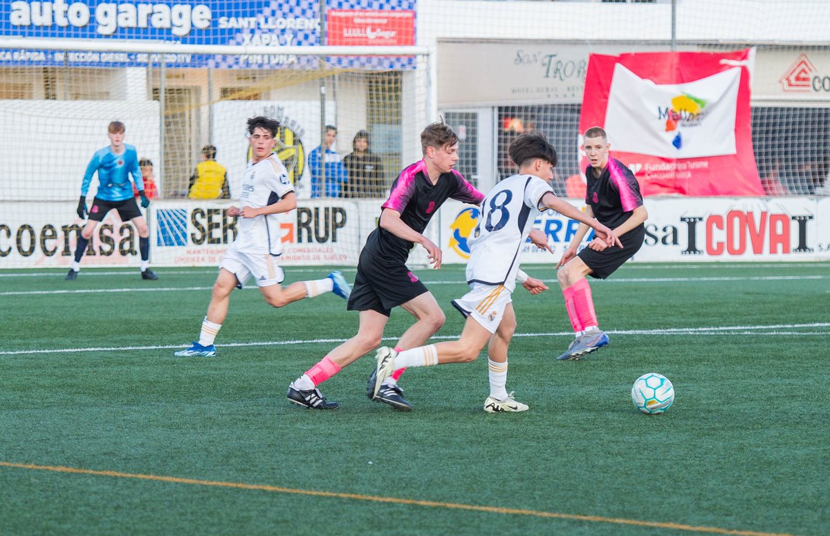 Another season with Jack comes to an end! A cup final, schools district rep side tournament, tour abroad and the small matter of a game vs Real Madrid! Roll on Under 16 next year! #beproud #topskills ⁦@TKASA_PE⁩ ⁦@NorthSomersetFD⁩