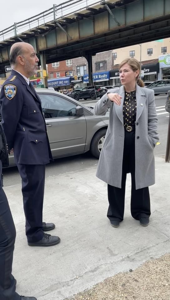 Sheriff’s Joint Compliance Task Force conducted 7 inspections of unlicensed locations in the Bronx where they continued to find hidden compartments filled with flavored vapes, cannabis flower, cigarettes, and edibles in child-friendly packaging!