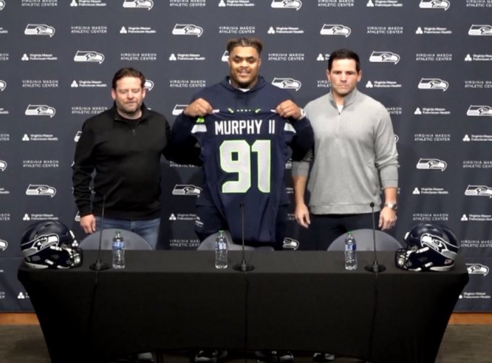 Welcome home Byron Murphy II 🔥 Seahawks fans ready to see you dominate 😤