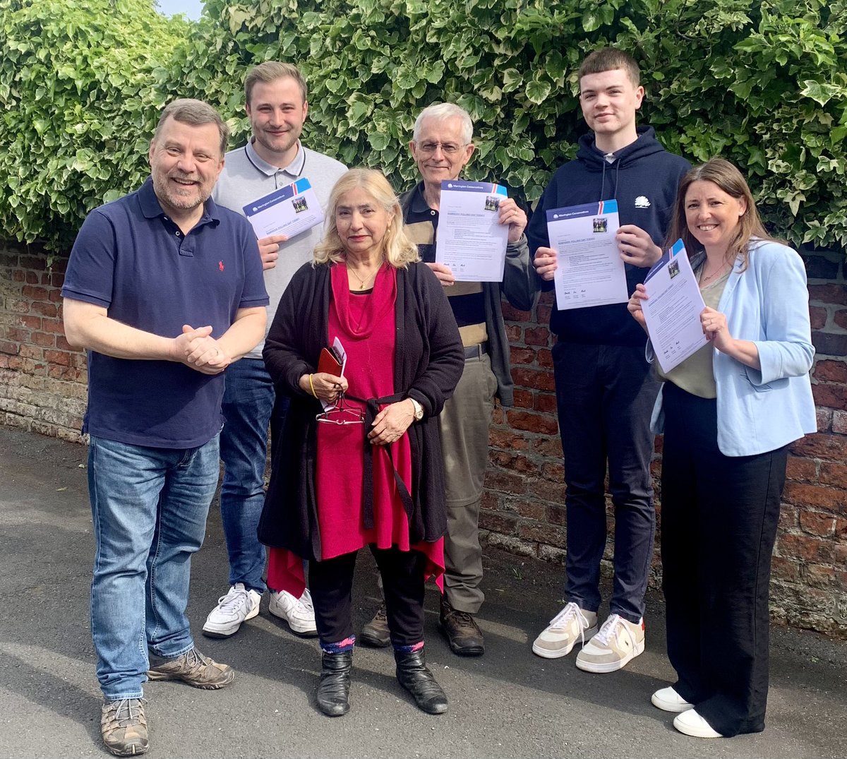 😎 Sunny Warrington and we’ve been on the doorsteps getting out the vote in Appleton, Latchford, Penketh, Chapelford and Great Sankey - polls open until 10pm