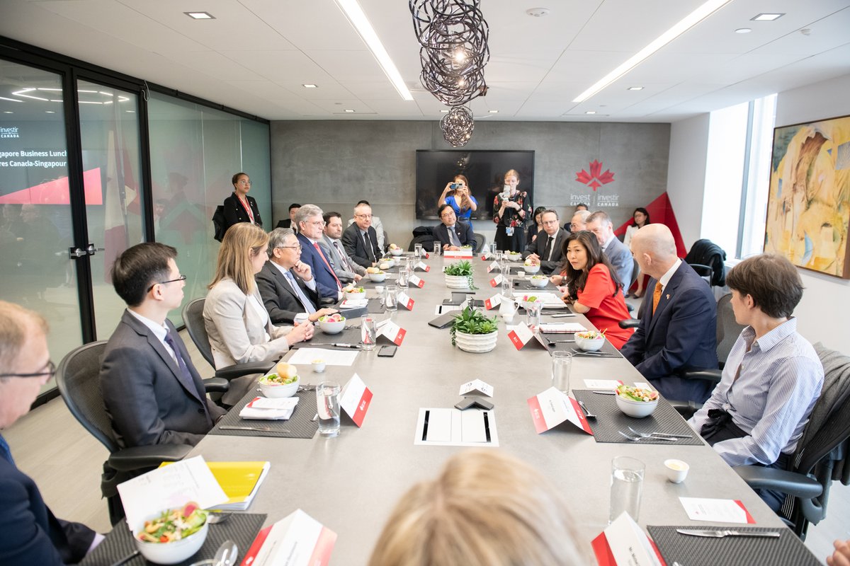 #Canada is a prime investment destination for #Singapore. During an @invest_canada round table, Minister Ng and Minister Gan of Singapore spoke with the Canadian business community about strengthening investment ties and creating good jobs and prosperity for both countries.