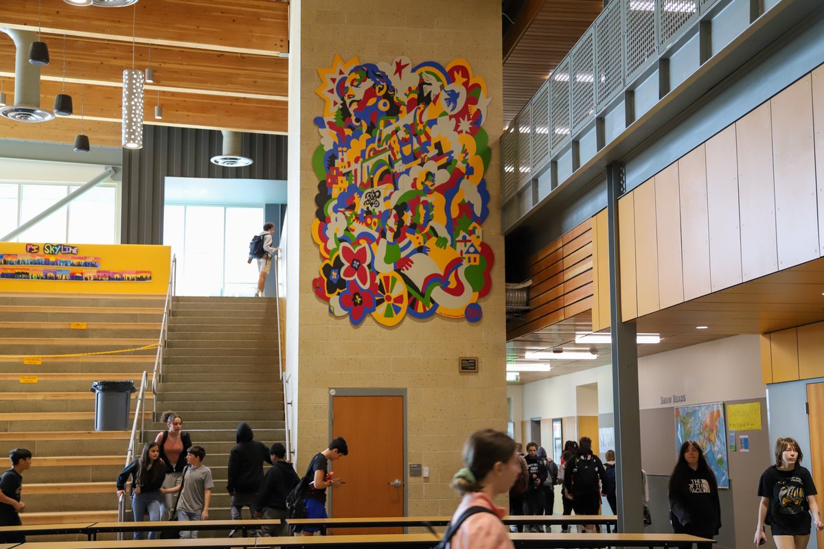 “Public art should be done with and for the public.” #ShawMiddleSchool students celebrated the dedication of a mural by Ukrainian-born artistMisha Tyutyunik, comissioned by @ArtsWA. Watch a video about the mural's creation at spokaneschools.org/readmore. #SPSPromise