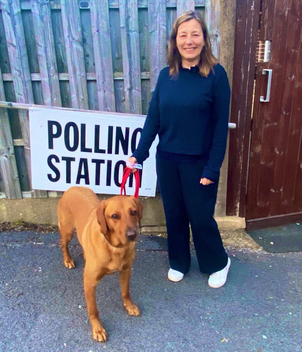 The obligatory photo for #DogsInPollingStations And a thank you to all the volunteers and staff working their socks off to provide us with well organised and safe polling stations etc. 🙏