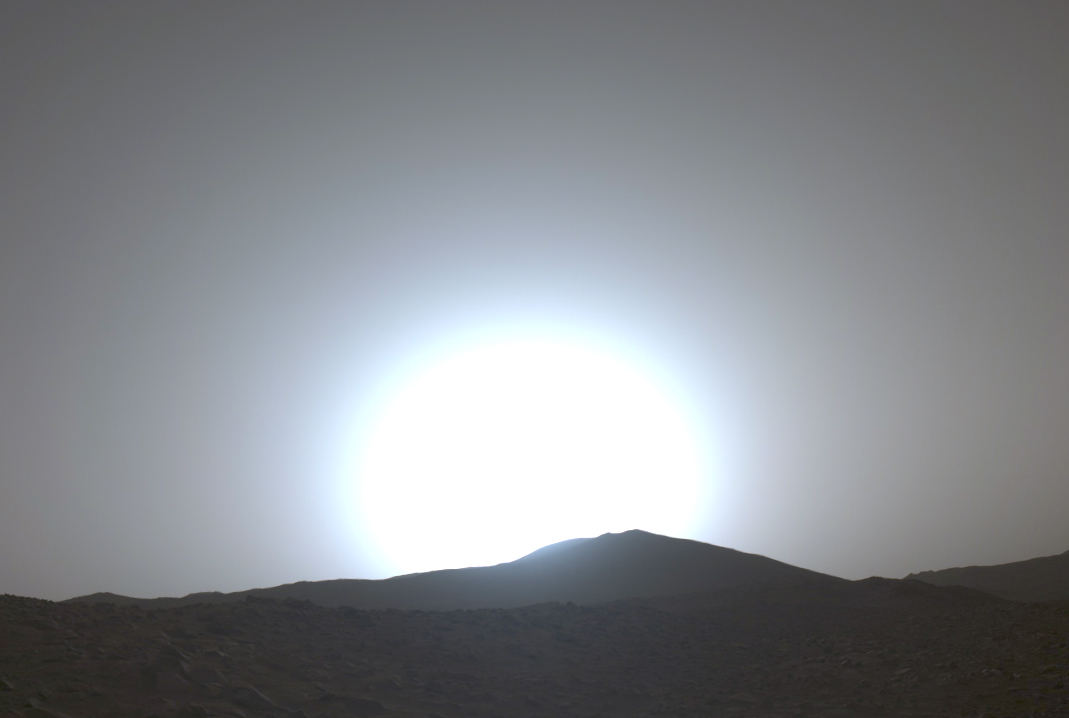 Sunset on Mars, taken a few hours ago by @NASAPersevere (Sol 1137)