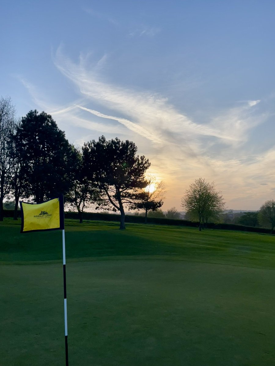 Sunsets at Horsley Lodge ⛳️

#HorsleyLodge #Derbyshire #DerbyshireGolf #midlandsgolf #AnthonyHasteGolf #golf #sunset