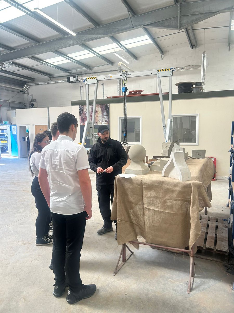 Thank you to Stirling Skills Centre for hosting a workshop for Stonemasonry Craft today in partnership with @HistEnvScot - our @S3LHSYT pupils learned lots of information and arrived back enthusiastic about potentially applying for the course. Thank you @MrShieldsLHS trip leader