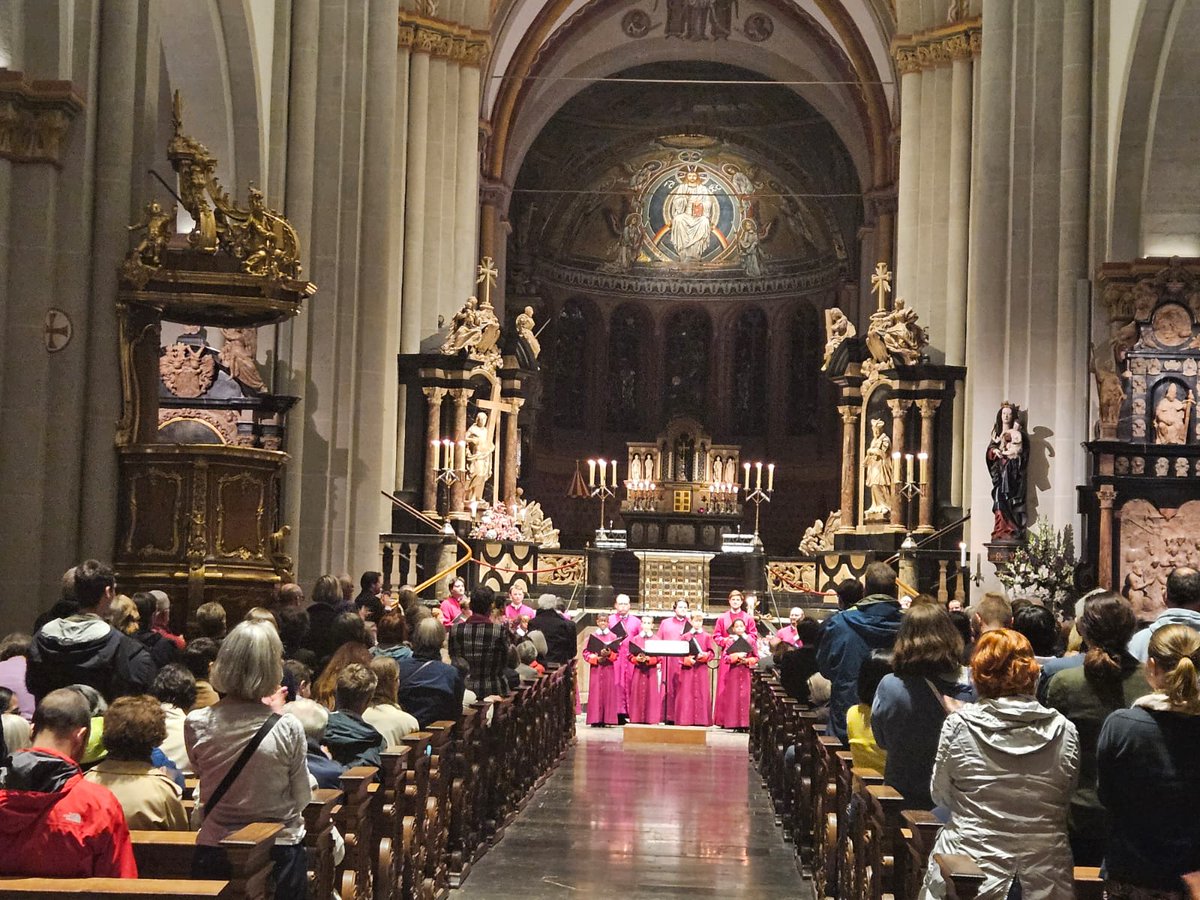 Westminster Cathedral Choir (@wcchoir) on Twitter photo Big thanks to our new friends <a href="/BNerMuenster/">Bonner Münster</a> and to the people of Bonn for their wonderful support tonight. Standing room only and two standing ovations. <a href="/koelnerdom/">koelnerdom</a> @Dommusik tomorrow. Get there early if you're in town as the tickets are going like heiße Kuchen! Big thanks to our new friends <a href="/BNerMuenster/">Bonner Münster</a> and to the people of Bonn for their wonderful support tonight. Standing room only and two standing ovations. <a href="/koelnerdom/">koelnerdom</a> @Dommusik tomorrow. Get there early if you're in town as the tickets are going like heiße Kuchen!