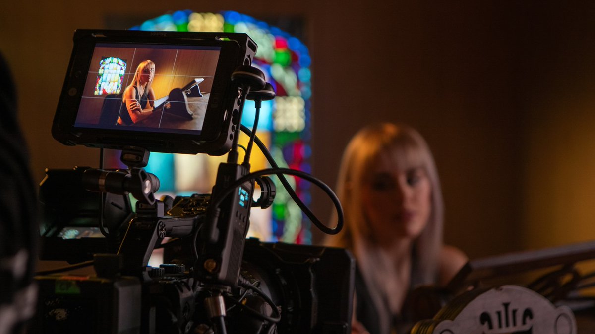 zealyn's tweet photo. What if I told you a music video was being edited 👀 https://t.co/kNQLOQykBS