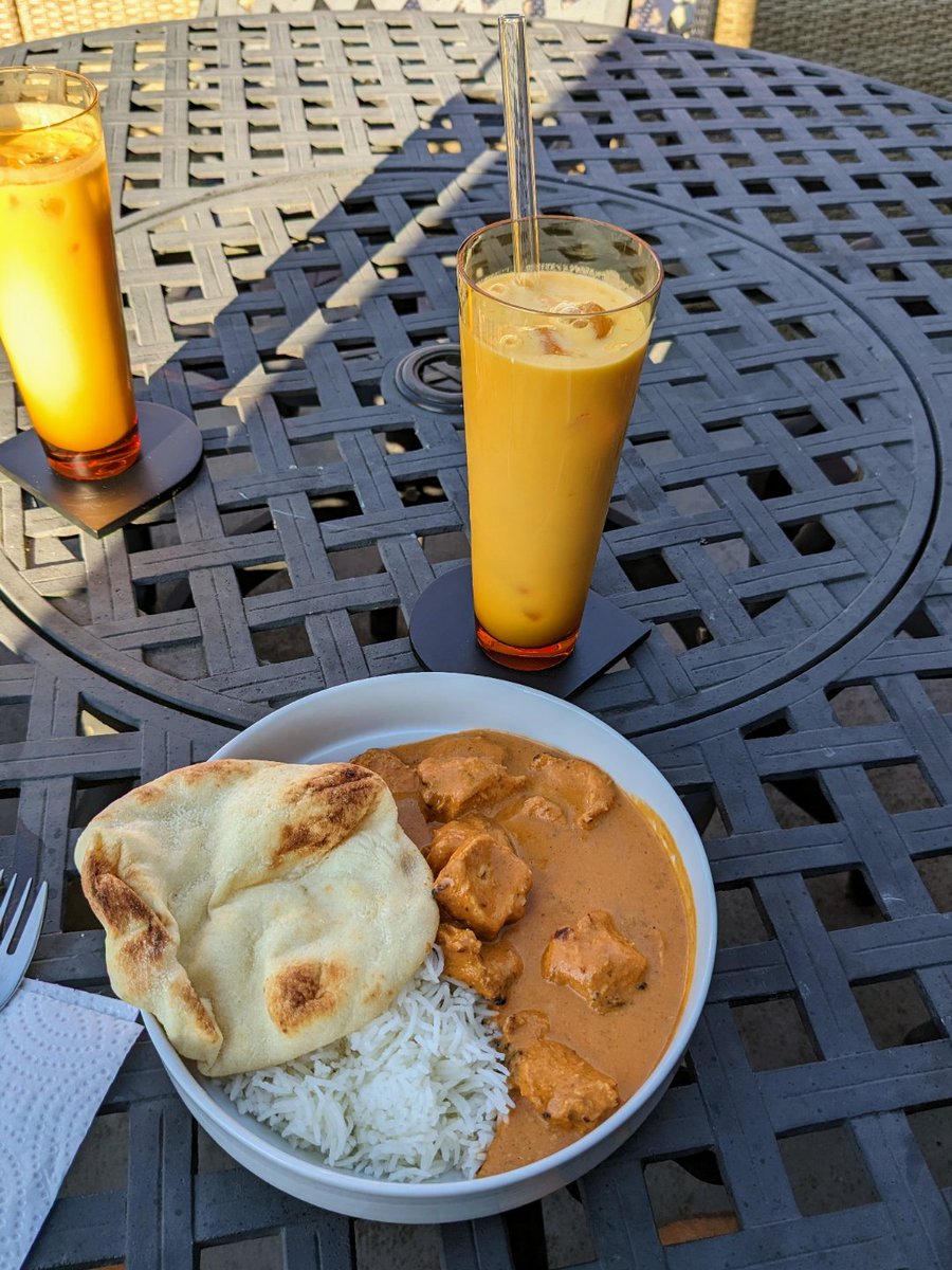 trying to branch out and explore new cultures! really excited to start off this journey with Indian cuisine. i didn't know what most of the menu meant so the waiter recommended this to me.