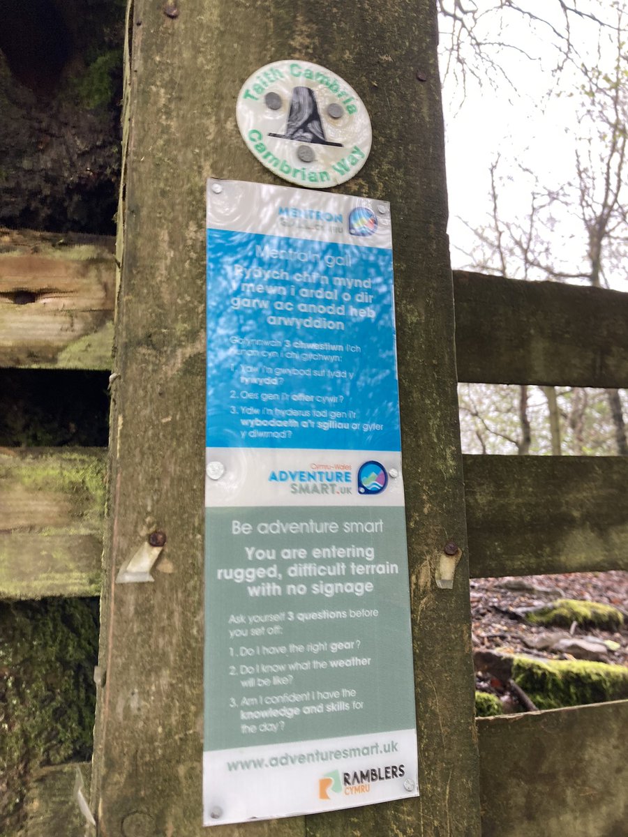 Big thanks to @torfaencouncil for their support with some extra waymarking posts we installed today. Two new posts installed by our Chairman Olie and the team keeping hikers on the trail. The guys checked some of the other waymarks in the area too. #volunteers #beadventuresmart