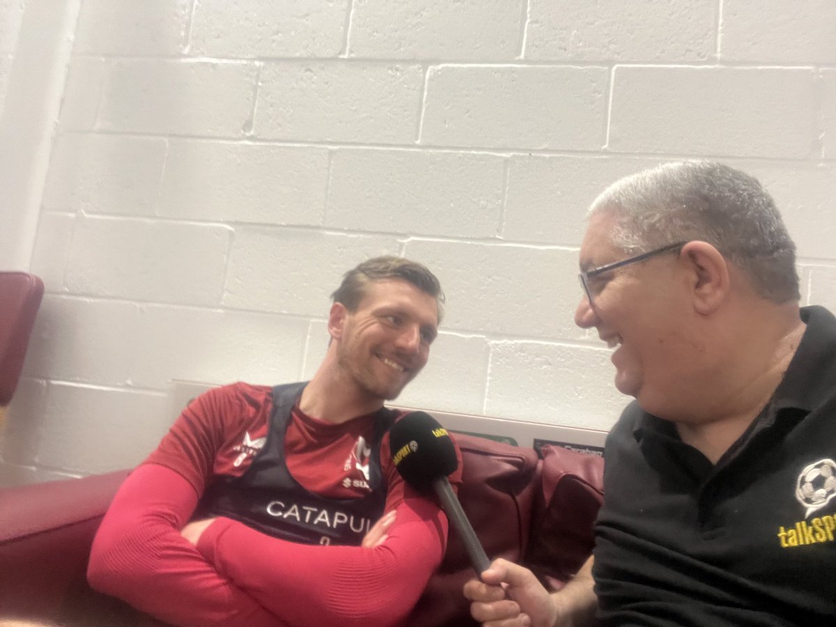 Great catching up with ⁦@MKDonsFC⁩ Player of the Year ⁦@agilbey8⁩ today, good luck in the Play-Offs my friend