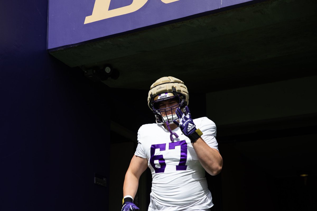UW_Football's tweet photo. Happy birthday, @its_spelt_Aidan 🥳 https://t.co/OejaCZBi7S