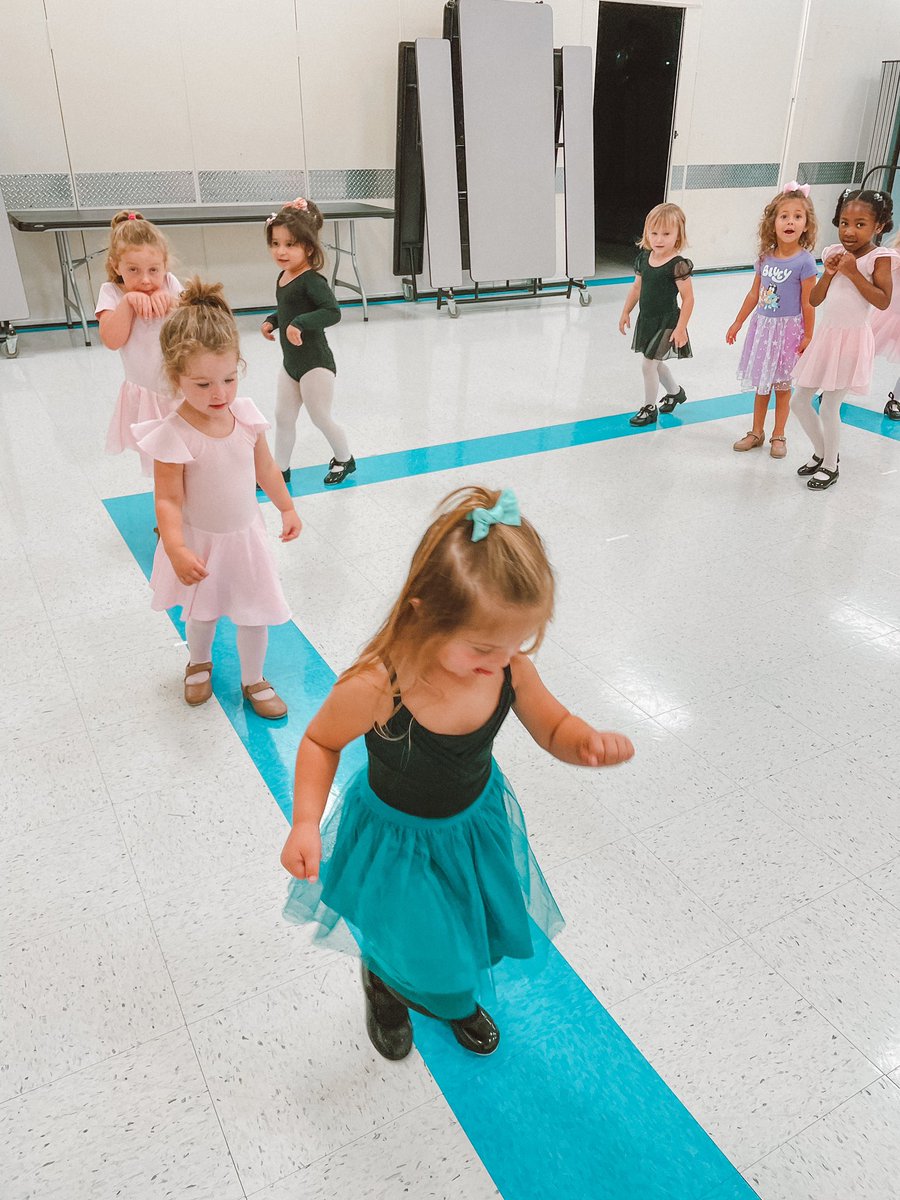 Twinkling toes and rhythmic taps! Our adorable toddlers are shuffling their way into our hearts in our Cape Coral ballet and tap class at the William Austen Youth Center 🩰👞

#ToddlerDanceDreams #CapeCoralCuties #BalletBuddies #TapTroupe #TinyMovers #DanceEducation #DanceWithJoy