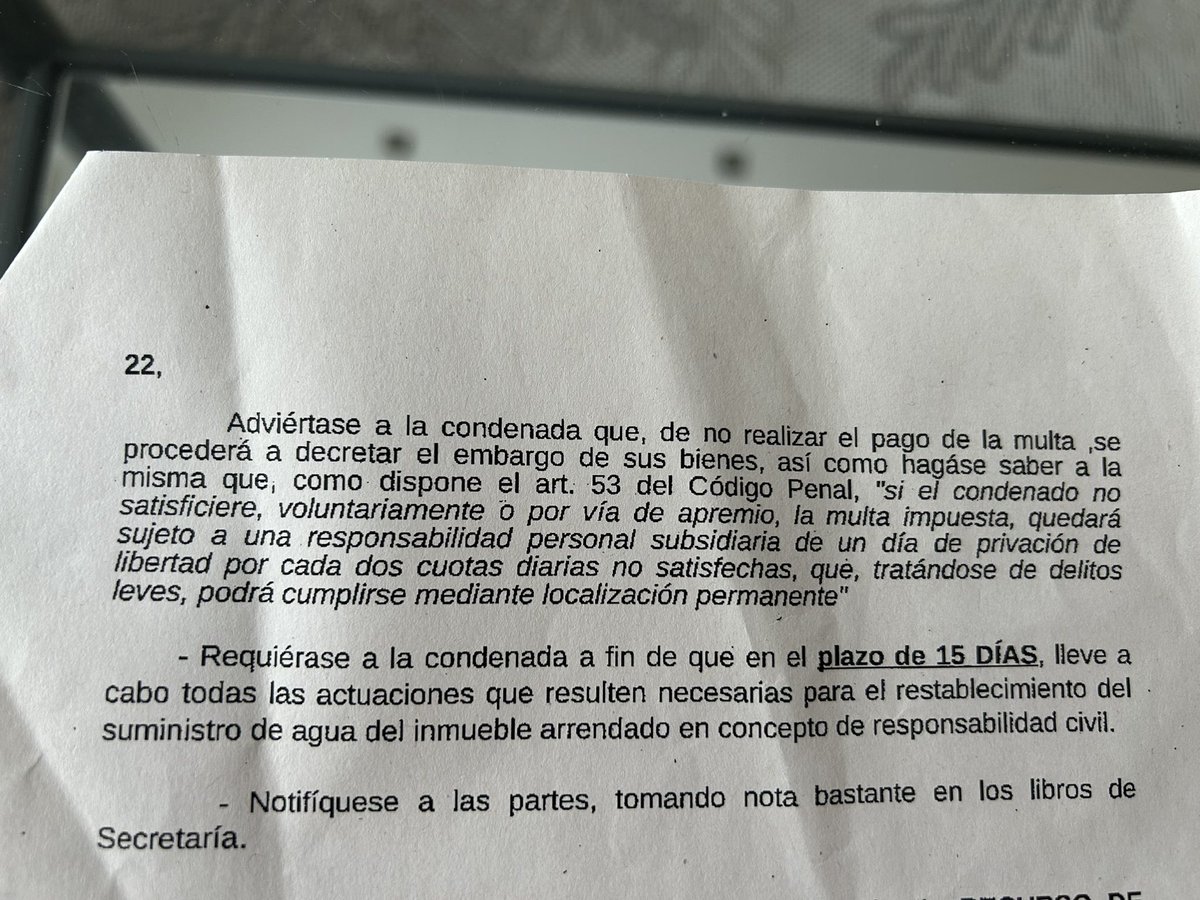 🔴Carta del juzgado recibida por la propietaria @kdrbcn en la que se dirigen a ella como 'condenada', y obligan a restablecer los suministros a su inquiokupa, mientras ésta le denuncia, increpa y amenaza con dejar abiertos los grifos. Es la España que nos toca vivir #STOPokupas