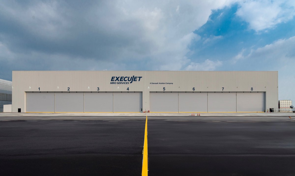 .@ExecujetMRO A grand day for a grand opening. Dassault MRO's ExecuJet Kuala Lumpur 🇲🇾 service center officially opens its hangar doors. Among the speakers: Malaysian transport minister Anthony Loke. Read more: bit.ly/3UnIGpS