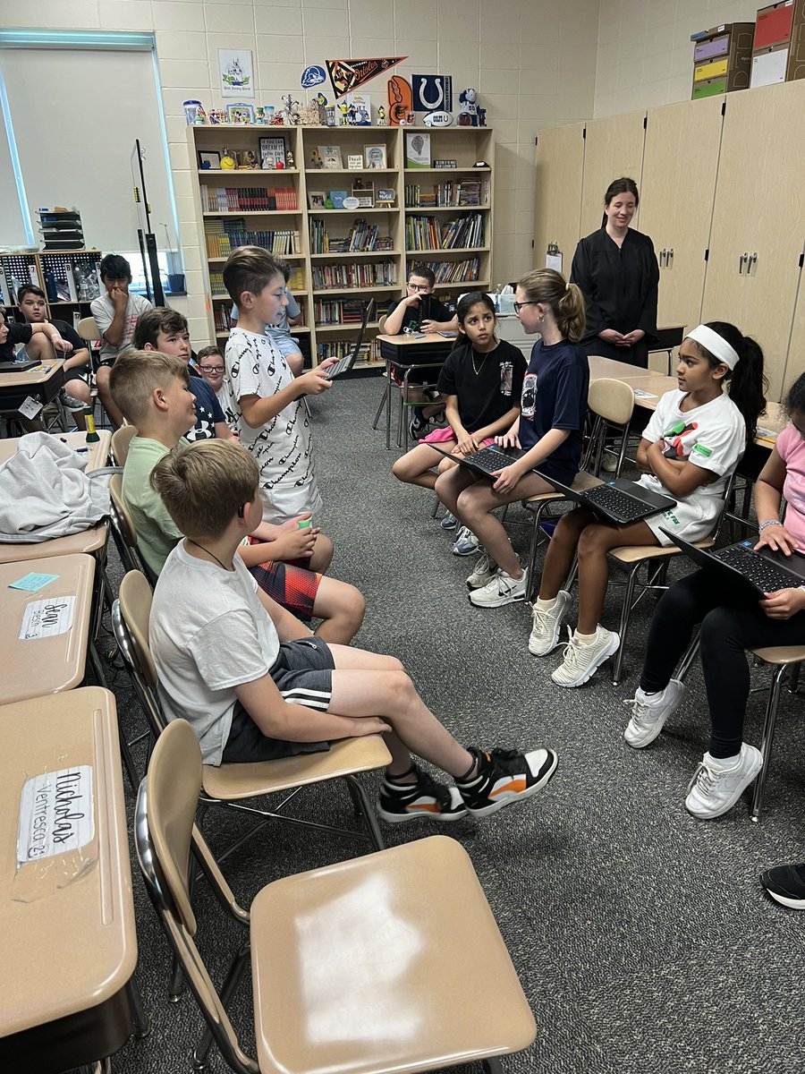 Amanda Mrotzek tweet media