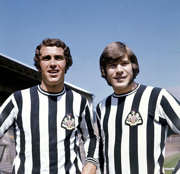 Newcastle United Great Pic Of Toon Legends Bobby Moncur & Malcolm Macdonald