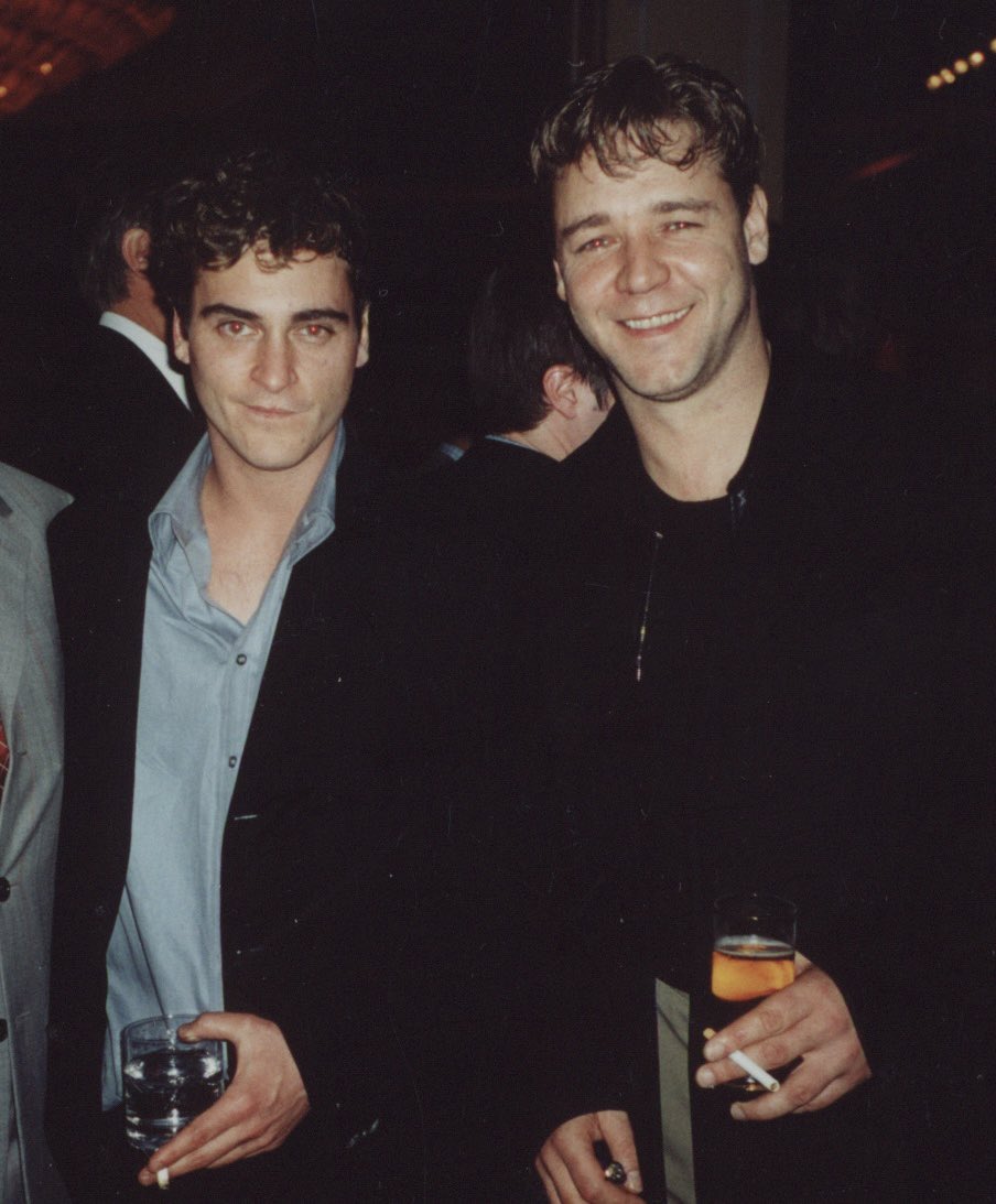 Joaquin Phoenix and Russell Crowe at the GLADIATOR Los Angeles premiere in 2000
