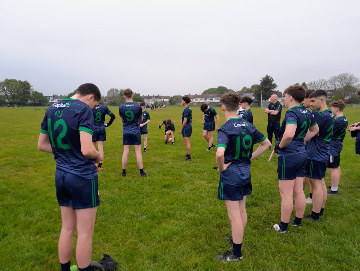 Our seniors faced their first loss of the season, with a close score of 2-14 to 2-9 against Parnells. However, our U17s had a great evening showing off their new kit, sponsored by Capital PCC, and secured a decisive win of 4-14 to 2-3 against St. Kiernan's! ☘️🙌 #ShamrocksAbú